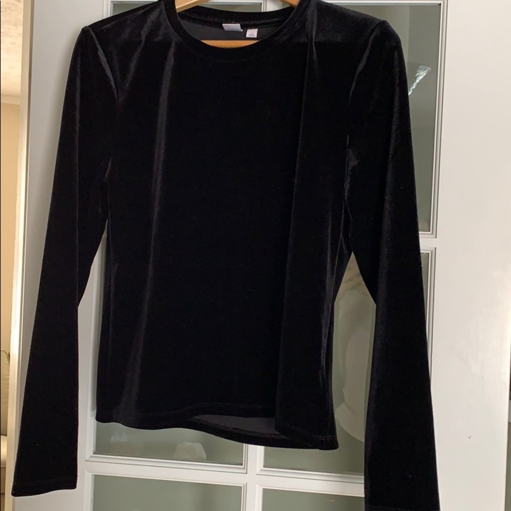 NWOT GAP velour shirt